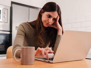 كيف تتغلب على الملل في العمل وتستعيد حماسك؟