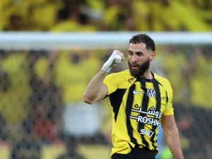 بنزيما يرحل عن الاتحاد السعودي ويقترب من الانضمام للهلال