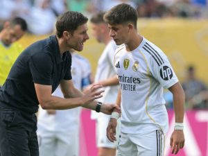 ألونسو يطلب من ليفربول التعاقد مع أردا غولر