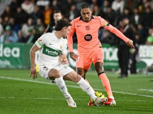 ارتياح في برشلونة بعد خروج رافينيا وكوندي دون إصابة