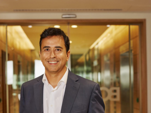 Qatar Accelerates AI Adoption as Emerging Organizations Surge by 10 Percentage Points