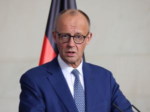 برلين، ألمانيا – 22 سبتمبر 2025: بيان صحفي للمستشار الاتحادي فريدريش ميرتس بشأن تعيين الممثل الشخصي للمستشار الاتحادي لشؤون الاستثمارات، مارتن بليسينغ، في ألمانيا.