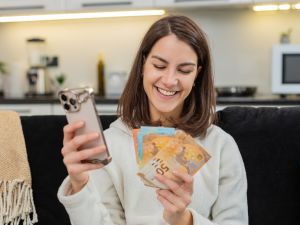 خبراء: نجاح الزيادة في تحسين الظروف المعيشية مرهون بالسيطرة على الأسعار