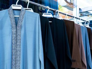 ألوان عبايات وجلابيات عصرية لإطلالة مميزة في عيد الفطر 2026