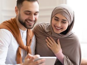 رسائل تهنئة عيد الفطر من الخطيب لخطيبته