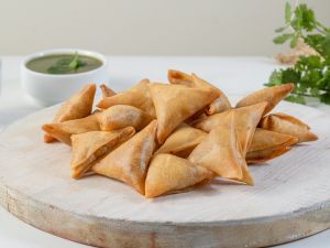 هل السمبوسة مضرة أم صحية؟