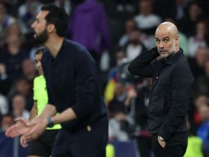 رغم الثلاثية.. غوارديولا يرى أن أداء مانشستر سيتي لم يكن سيئًا