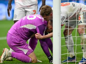 بايرن ميونيخ يواجه أزمة حقيقية في حراسة المرمى قبل موقعة أتالانتا