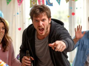 رجل حظر حفلة عيد ميلاد ابن اخيه وهو متعاطي فكانت النتيجة صادمة