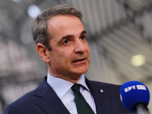 رئيس الوزراء اليوناني كيرياكوس ميتسوتاكيس يعقد مؤتمراً صحفياً خلال قمة الاتحاد الأوروبي، في مقر الاتحاد الأوروبي ببروكسل، في 22 مارس 2024.