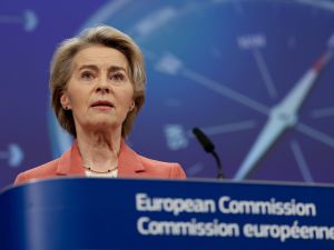 مؤتمر صحفي لرئيسة المفوضية الأوروبية أورسولا فون دير لاين والإدارة التنفيذية