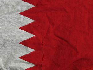 البحرين تعلن اعتراض مئات الصواريخ والطائرات المسيّرة