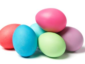 5 طرق مبتكرة لتلوين بيض الفصح بلمسات أنيقة