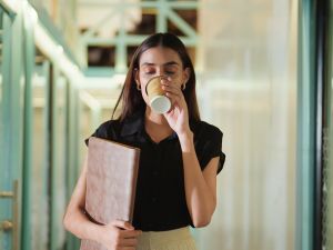 العمل خارج المكتب… مفتاح تجديد الطاقة وكسر الروتين اليومي