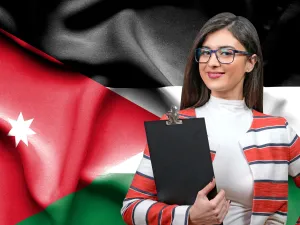 خطوات تطبيق مكياج ناعم يناسب المرأة العاملة مستوحى من ألوان العلم الأردني