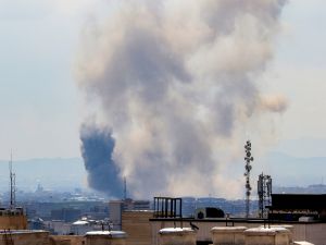 Israeli, US strikes target Iranian railways and Kharg Island ahead of Trump deadline