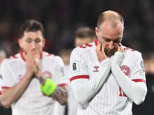 إريكسن: علينا تحمل الانتقادات بعد ضياع حلم كأس العالم