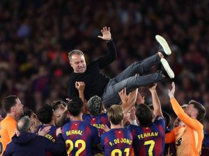 برشلونة يحسم اتفاقه مع هانز فليك لتجديد العقد حتى 2028