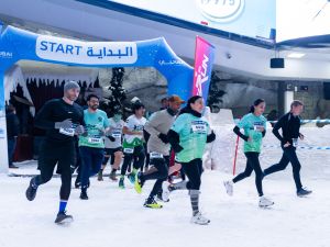 بمشاركة 1000 رياضي من 79 جنسية نجاح كبير لسباق دبي للجري الثلجي