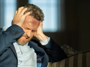 كيف يمكن التخفيف من الصداع في مؤخرة الرأس؟