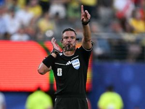 حكم مباراة الأردن والجزائر في كأس العالم 2026