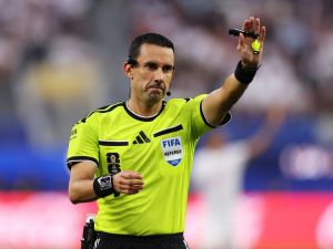 حكم مباراة اسكتلندا والبرازيل اليوم في كأس العالم 2026
