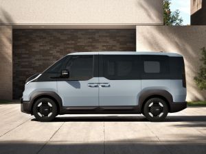 Kia PV5 Passenger Named Autocar’s ‘Best Large Car’ for 2026