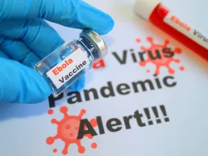 فيروس إيبولا.. الأعراض وطرق انتقال العدوى والعلاج والوقاية