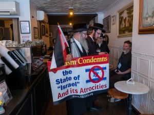 Anti-Israel protest in a Brooklyn cafe