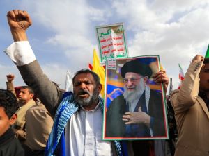 Pro Iran demonstrations in by Houthis in Yemen