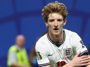 بعد تألقه في كأس العالم.. القيمة السوقية لأنطوني جوردون تواصل الارتفاع