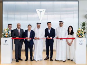 الطاير للسيارات تفتتح صالة عرض جديدة لعلامة «ديبال» في الشارقة وتقدم تقنيات السيارات الهجينة الفائقة