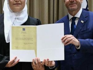 رولا زحالقة تصبح ثاني امرأة في تاريخ المحاكم الشرعية بإسرائيل تتولى منصب قاضية.