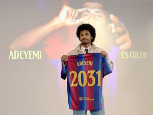 أول تعليق من مدرب برشلونة على أداء كريم أديمي في مشاركته الأولى