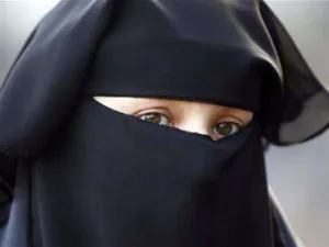 البحرين تعيد محاكمة أطباء أمام محكمة مدنية
