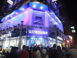 نظمت سامسونج عدد من السحوبات على أجهزة منزلية قيمة للحضور، بالإضافة إلى الإعلان عن خصومات مجزية وهدايا فورية لعملائها من سكان المحافظة.