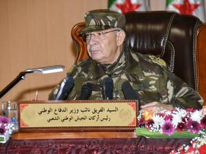  إشاعة إقالة صالح تعززت بعد صدور بيان عن الرئاسة أفاد بأن الرئيس الجزائري، عبدالعزيز بوتفليقة، سيستقيل