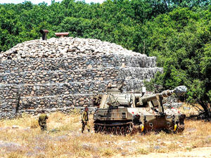 إسرائيل احتلت هضبة الجولان 1967، وتبلغ مساحتها 1860 كيلومتراً مربعاً  إسرائيل احتلت هضبة الجولان 1967، وتبلغ مساحتها 1860 كيلومتراً مربعاً