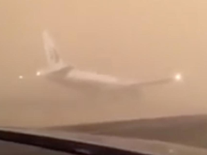 Social media users alleged the plane had landed on the busy Jeddah-Makkah highway during the sandstorm (Social Media)