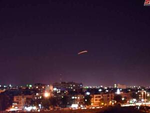 الغارة نفذت بعد دقائق من صعود مسؤولين من "حزب الله" إلى طائرة إيرانية في دمشق