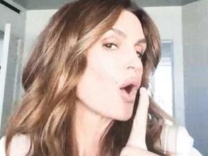 مليون متابع لسيندي كروفورد على (إنستغرام)