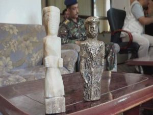 Yemeni security forces foiled a Houthi attempt to smuggle rare antiquities out of the Marib province. (Arab News)