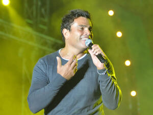 جديد عمرو دياب في عيد الفطر المقبل 