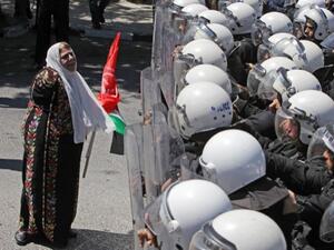 أكد الزعنون أن حق العودة للاجئين الفلسطينيين إلى ديارهم التي شردوا منها بقوة السلاح والإرهاب الإسرائيلي