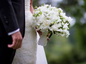 After leaving the plane, the man confessed that he just missed his wife dearly and couldn’t bear leaving her. (File/photo) 