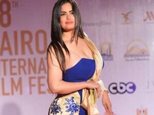 شيخ الأزهر: تقديم سما المصري برنامجا دينيا من علامات الساعة!