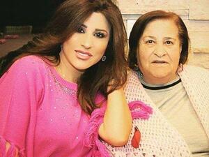 نجوى كرم تهنىء والدتها بعيد الام