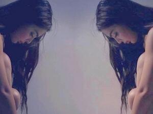 قمر تستعرض وشمًا فوق مؤخرتها.. والجمهور مصدوم!