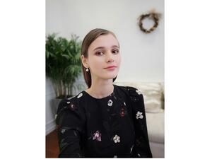  يستطيع هاتف HUAWEI Mate 10 Pro التصوير بسلاسة مع تأثير خاصية البوكيه المميّز عن طريق تحويل نقطة محورية على موضوع الصورة، لصور شخصية مثالية وصور السيلفي.