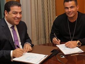 عمرو دياب يتعاقد على برنامج عالمي ضخم 